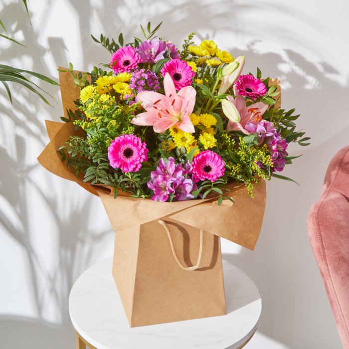 Flowers in discount gift bag delivery